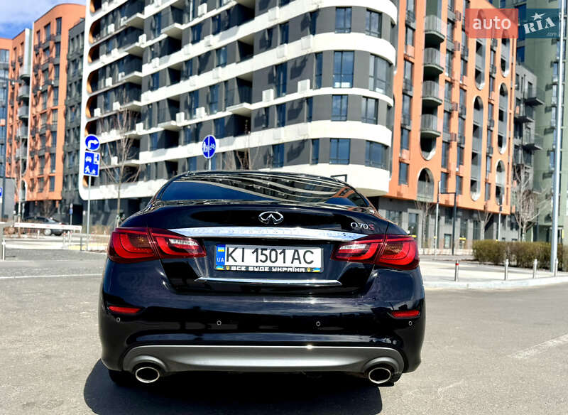 Седан Infiniti Q70 2016 в Києві