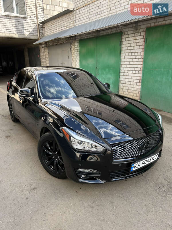 Седан Infiniti Q70 2015 в Харкові