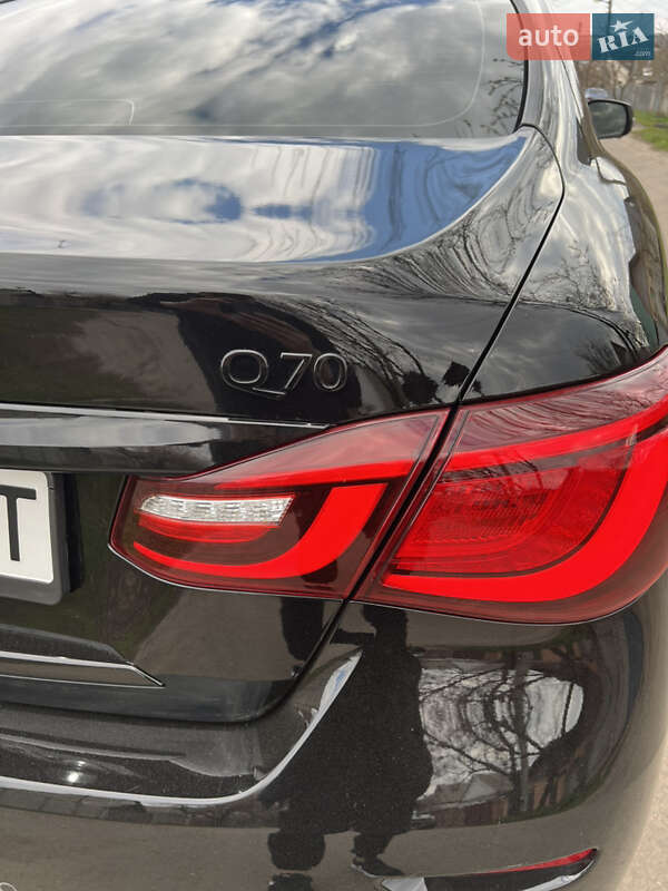 Седан Infiniti Q70 2015 в Харкові