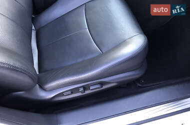 Седан Infiniti Q70 2016 в 
