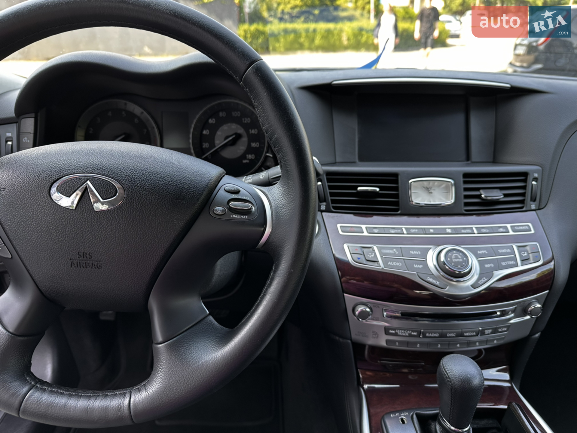2017 Infiniti Q70 - мініатюра 9