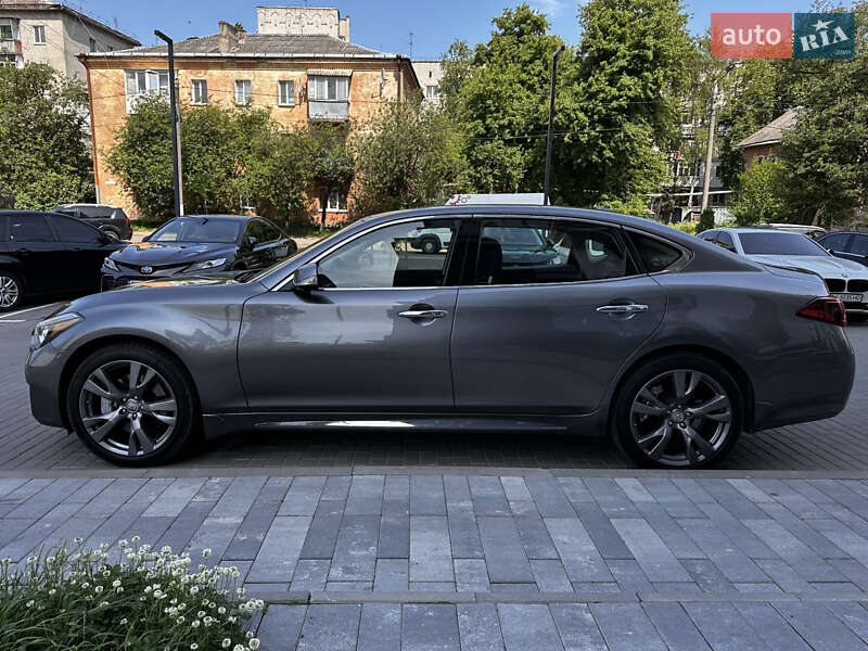 Седан Infiniti Q70 2017 в Житомирі
