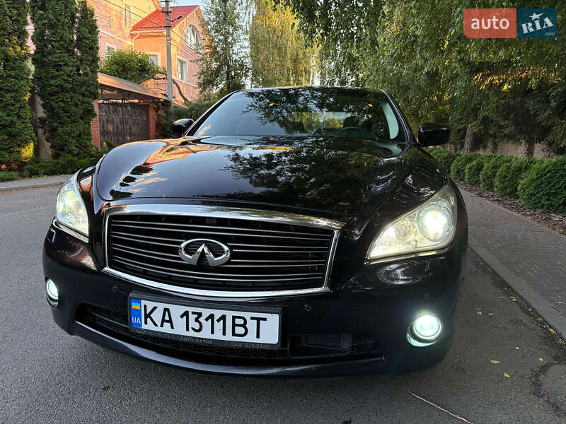 Седан Infiniti Q70 2013 в Софіївській Борщагівці
