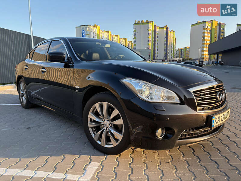 Седан Infiniti Q70 2013 в Софіївській Борщагівці