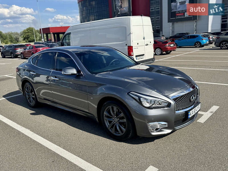 Седан Infiniti Q70 2015 в Києві