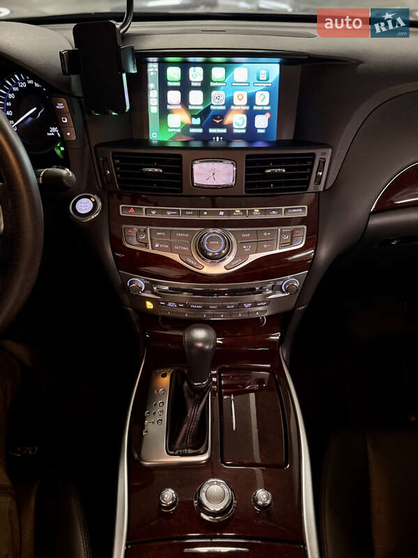 Седан Infiniti Q70 2015 в Києві