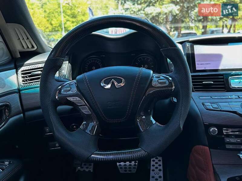 Седан Infiniti Q70 2016 в Кривому Розі