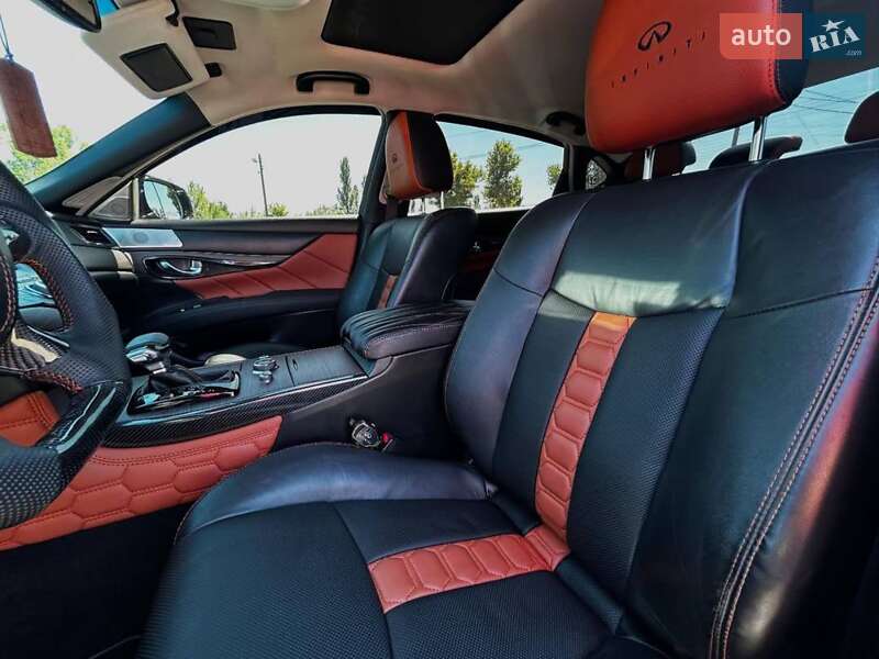 Седан Infiniti Q70 2016 в Кривому Розі