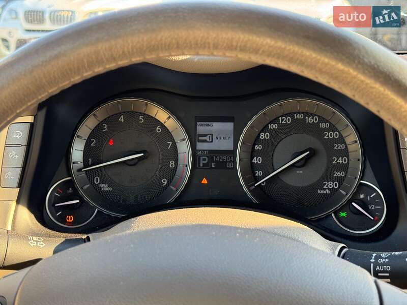 Седан Infiniti Q70 2013 в Вінниці