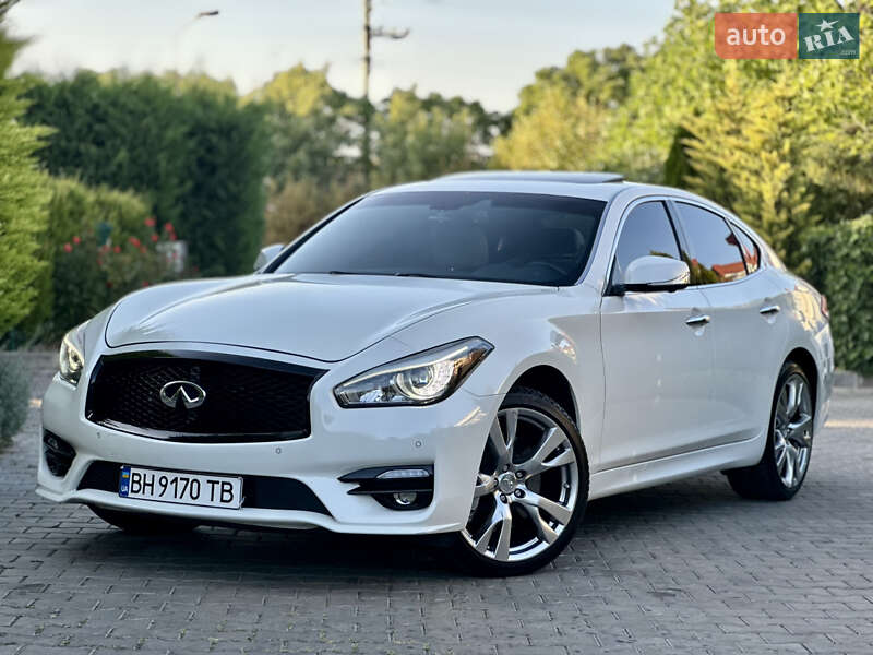 Infiniti Q70 2018