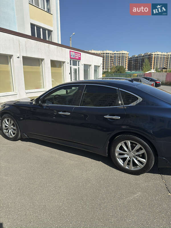 Седан Infiniti Q70 2016 в Києві