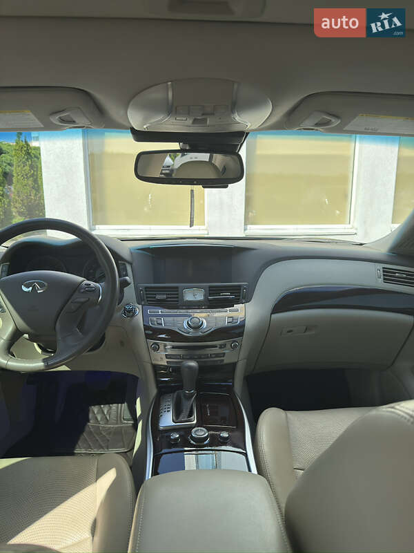 Седан Infiniti Q70 2016 в Києві