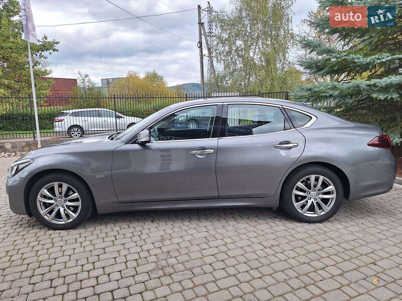 Седан Infiniti Q70 2016 в Сваляве фото 6 Седан Infiniti Q70 2016 в Сваляве
