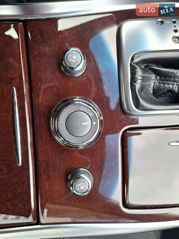 Седан Infiniti Q70 2016 в Сваляве фото 39 Седан Infiniti Q70 2016 в Сваляве