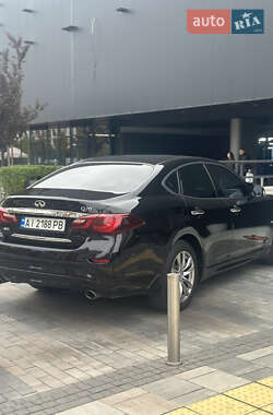 Седан Infiniti Q70 2015 в Киеве