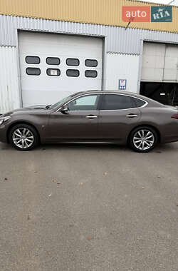 Седан Infiniti Q70 2017 в Киеве