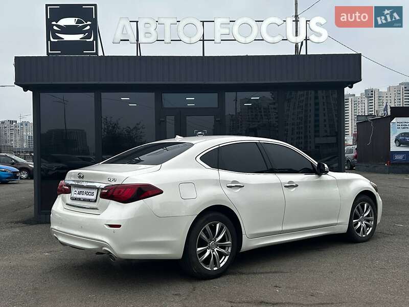 Седан Infiniti Q70 2016 в Киеве фото 7 Седан Infiniti Q70 2016 в Киеве