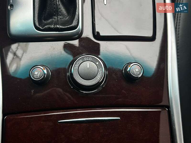 Седан Infiniti Q70 2016 в Киеве фото 27 Седан Infiniti Q70 2016 в Киеве