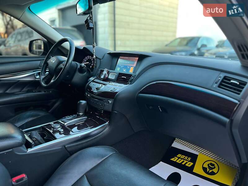 Седан Infiniti Q70 2016 в Івано-Франківську