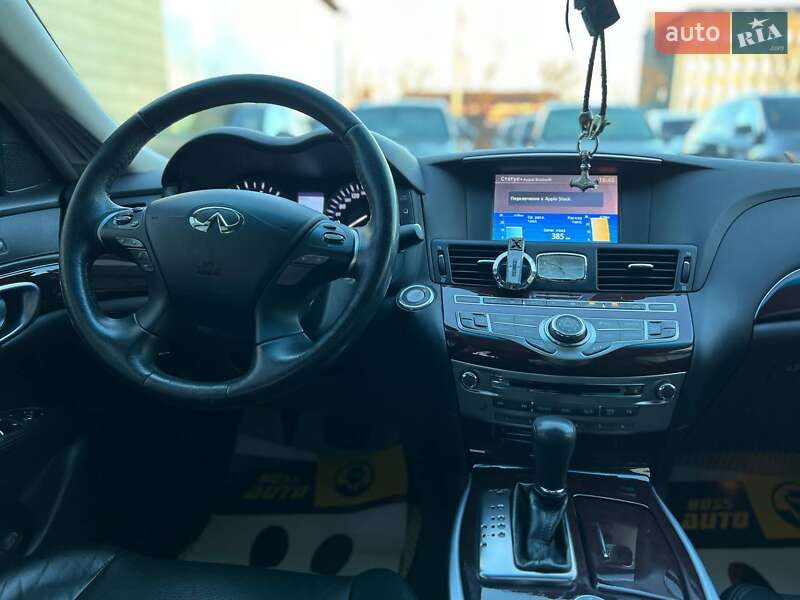 Седан Infiniti Q70 2016 в Івано-Франківську