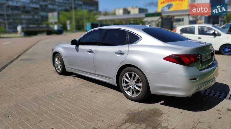 Седан Infiniti Q70 2017 в Киеве фото 22 Седан Infiniti Q70 2017 в Киеве