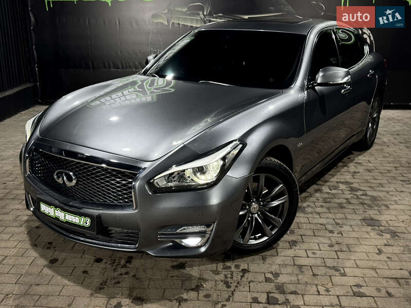 Седан Infiniti Q70 2015 в Одессе