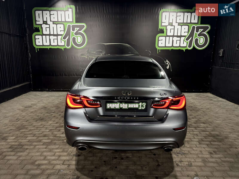 Седан Infiniti Q70 2015 в Одессе