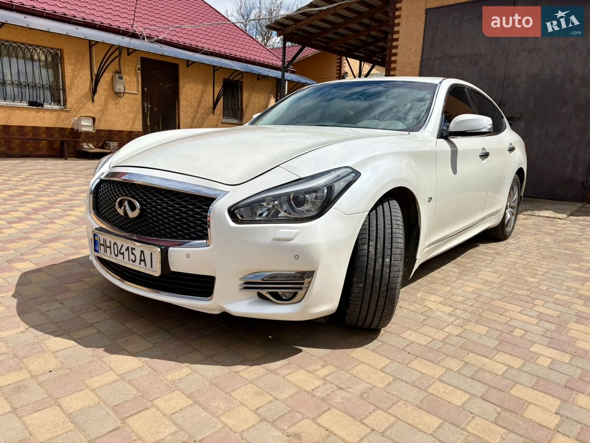 2016 Infiniti Q70 - мініатюра 2