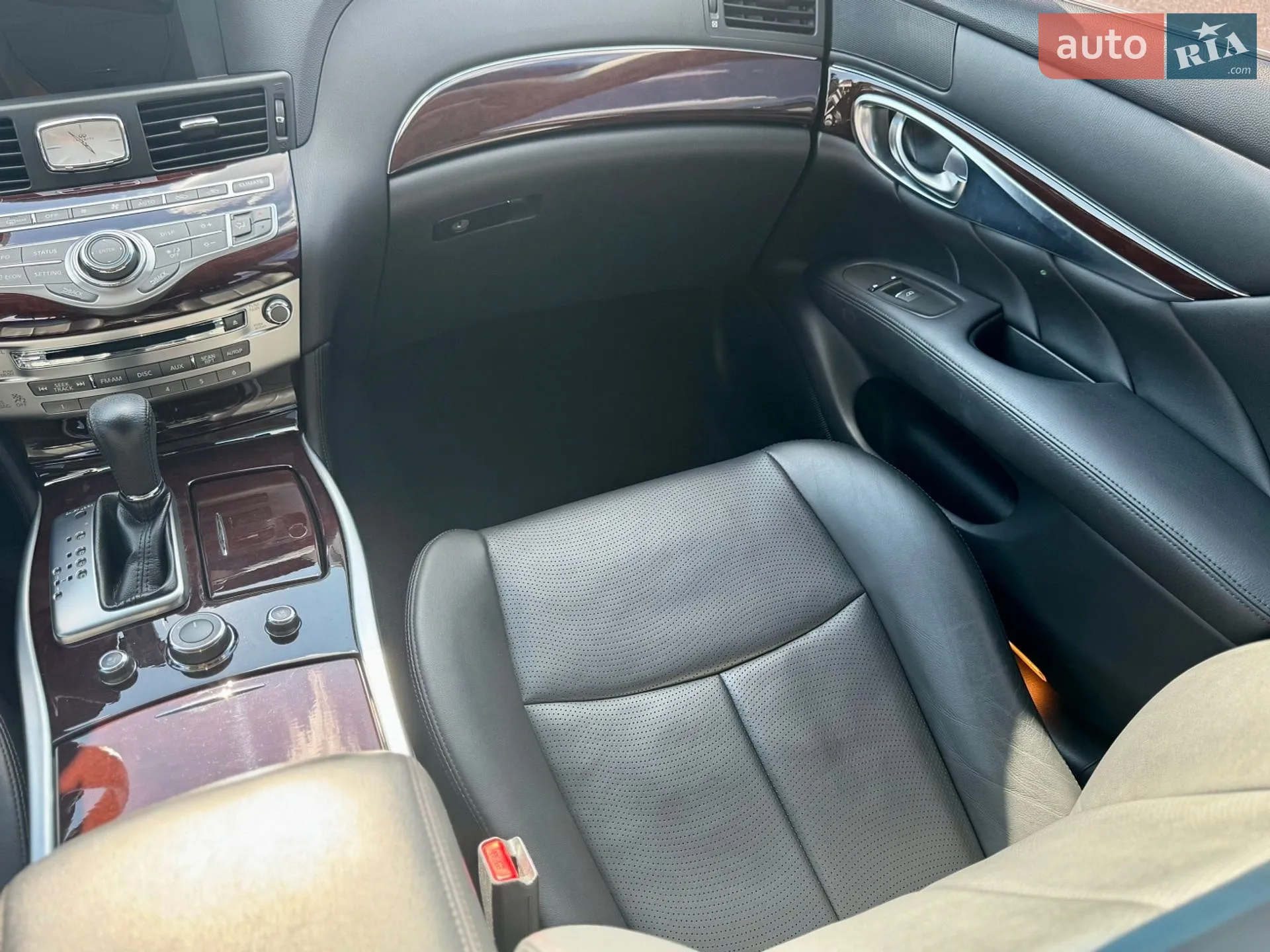 2015 Infiniti Q70 - мініатюра 32