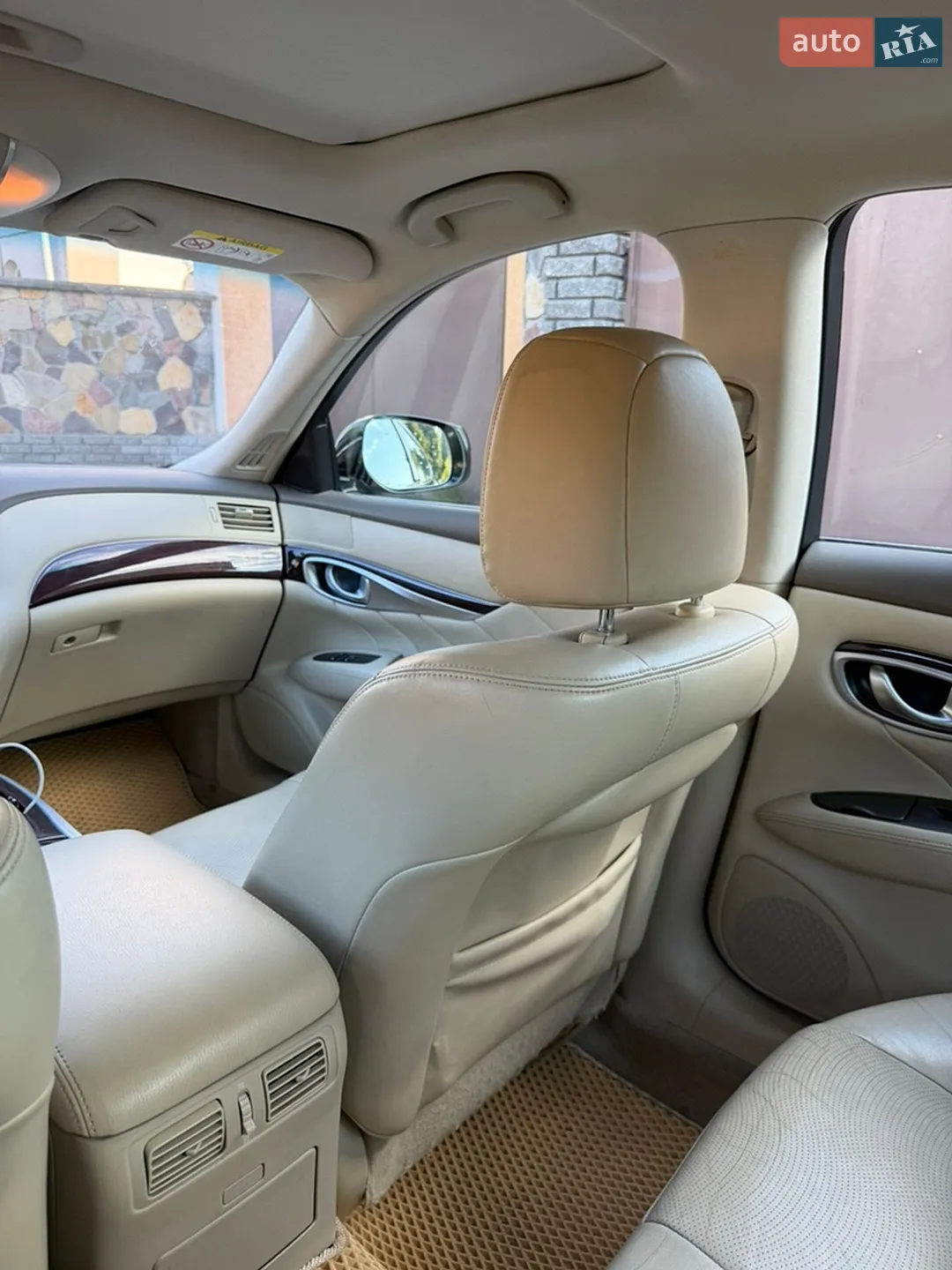 2017 Infiniti Q70 - мініатюра 11