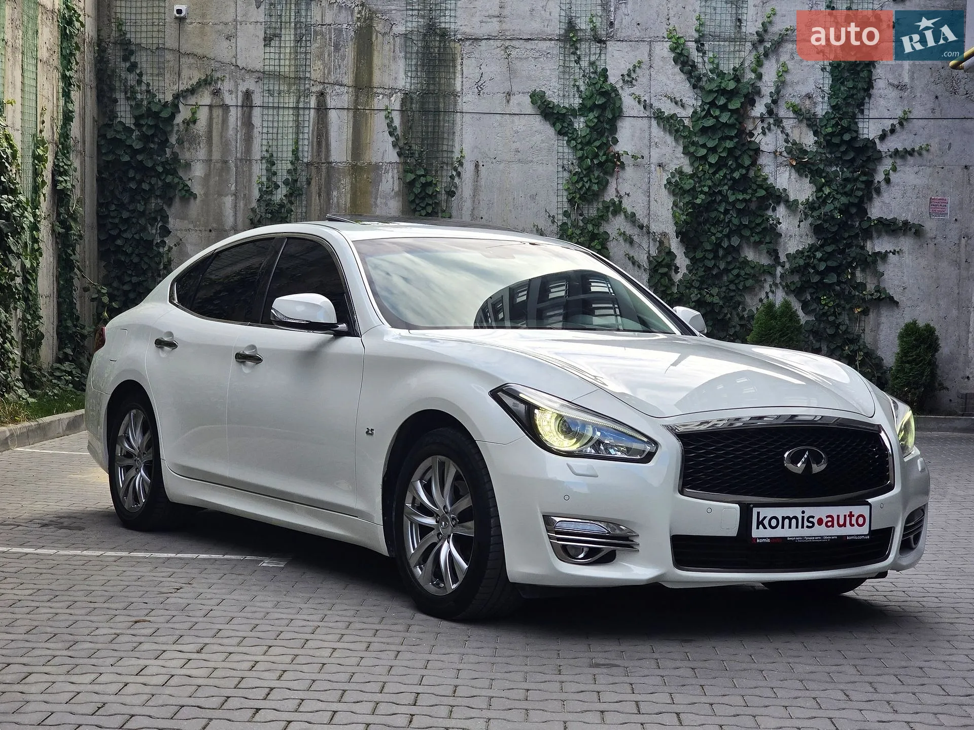 2017 Infiniti Q70 - мініатюра 3