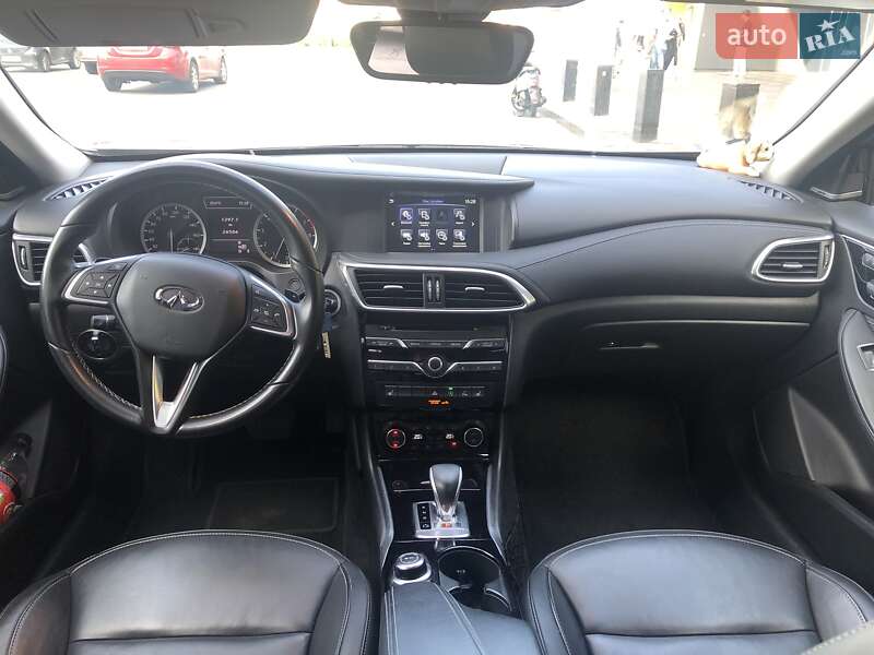Внедорожник / Кроссовер Infiniti QX30 2016 в Киеве