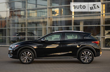 Внедорожник / Кроссовер Infiniti QX30 2016 в 