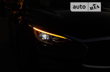 Внедорожник / Кроссовер Infiniti QX30 2016 в 