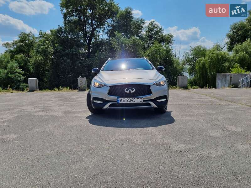 Внедорожник / Кроссовер Infiniti QX30 2016 в Днепре