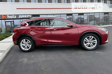 Внедорожник / Кроссовер Infiniti QX30 2016 в 