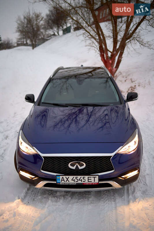 Внедорожник / Кроссовер Infiniti QX30 2018 в Валках