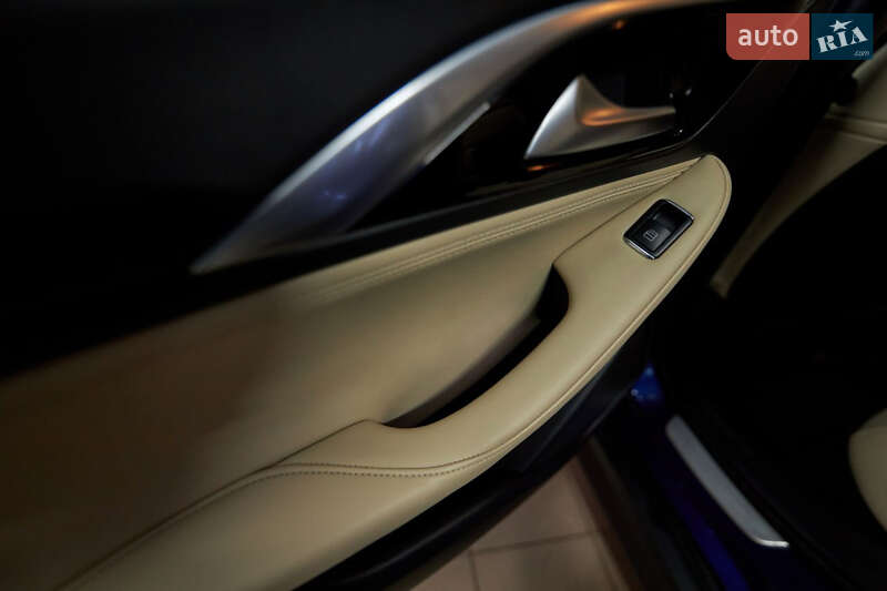 Внедорожник / Кроссовер Infiniti QX30 2018 в Валках