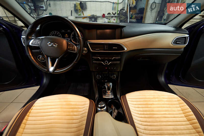 Внедорожник / Кроссовер Infiniti QX30 2018 в Валках