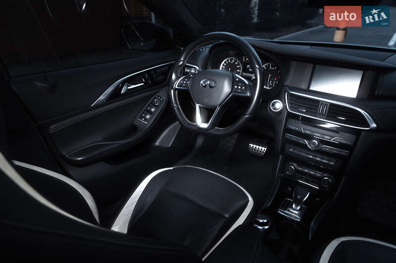 Внедорожник / Кроссовер Infiniti QX30 2017 в Полтаве