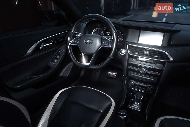 Внедорожник / Кроссовер Infiniti QX30 2017 в Полтаве