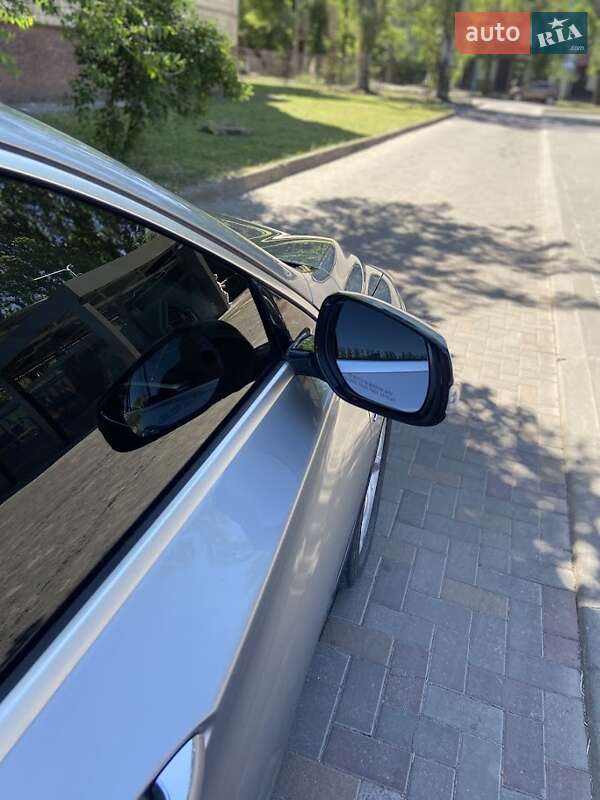 Внедорожник / Кроссовер Infiniti QX30 2016 в Кривом Роге