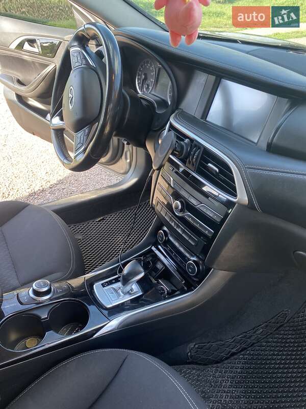 Внедорожник / Кроссовер Infiniti QX30 2016 в Киеве