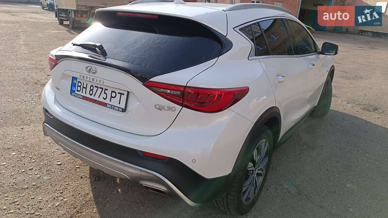 Позашляховик / Кросовер Infiniti QX30 2016 в Одесі