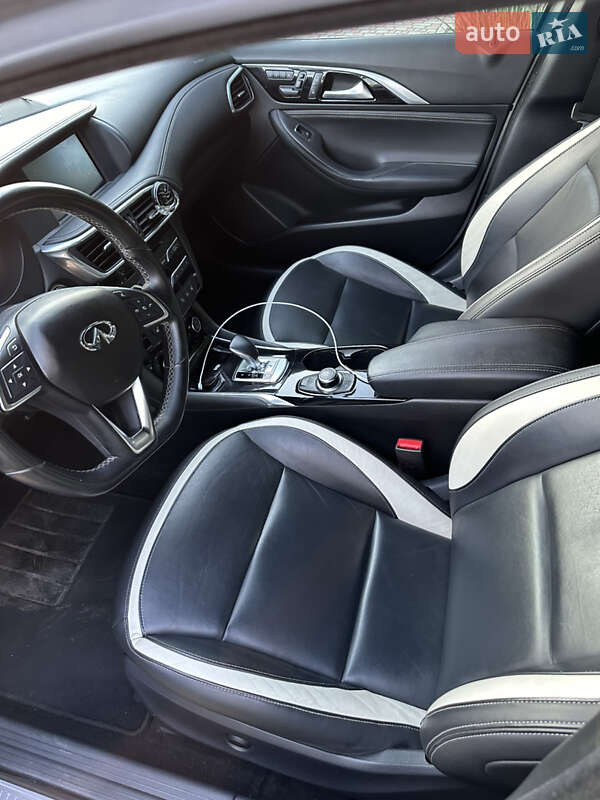 Внедорожник / Кроссовер Infiniti QX30 2017 в Одессе