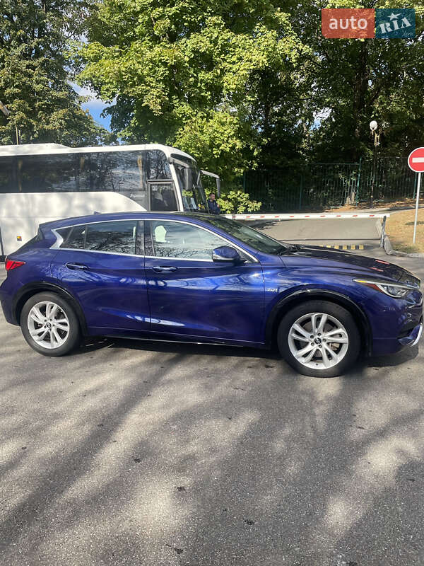 Внедорожник / Кроссовер Infiniti QX30 2017 в Киеве