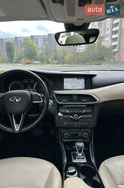 Внедорожник / Кроссовер Infiniti QX30 2016 в 