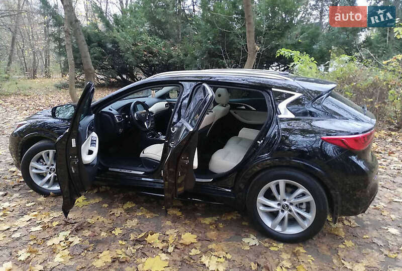 Внедорожник / Кроссовер Infiniti QX30 2018 в Львове