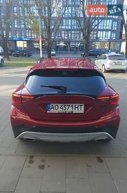 Внедорожник / Кроссовер Infiniti QX30 2017 в 