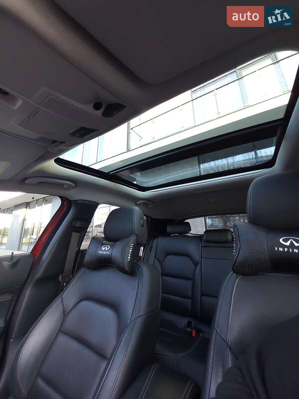 Внедорожник / Кроссовер Infiniti QX30 2017 в Ужгороде